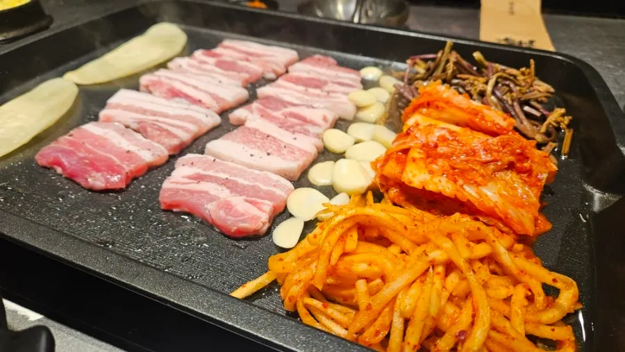 두부를 으깬 청국장 한 그릇