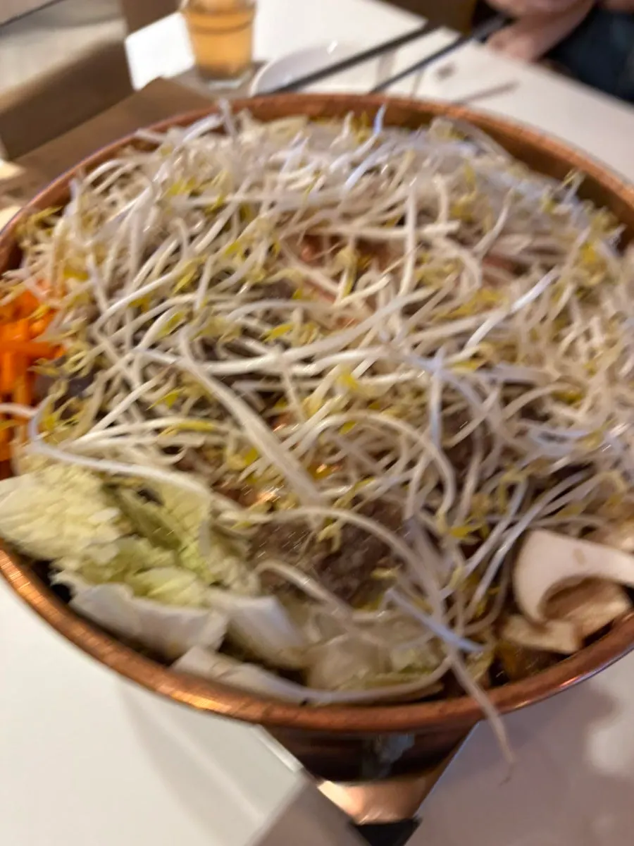 Taegyeongok's hanwoo yukhoe bibimbap with beef soup