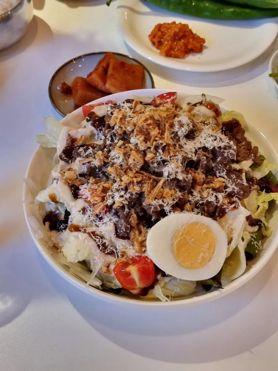 Hanwoo 1++ bulgogi salad at Taegyeongok