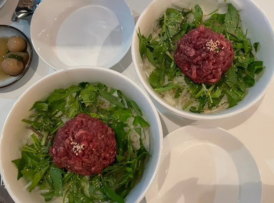 Taegyeongok's signature hanwoo yukhoe bibimbap