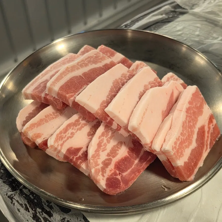 6mm-thick pork belly at Taejang Sikdang Suwon Station Branch
