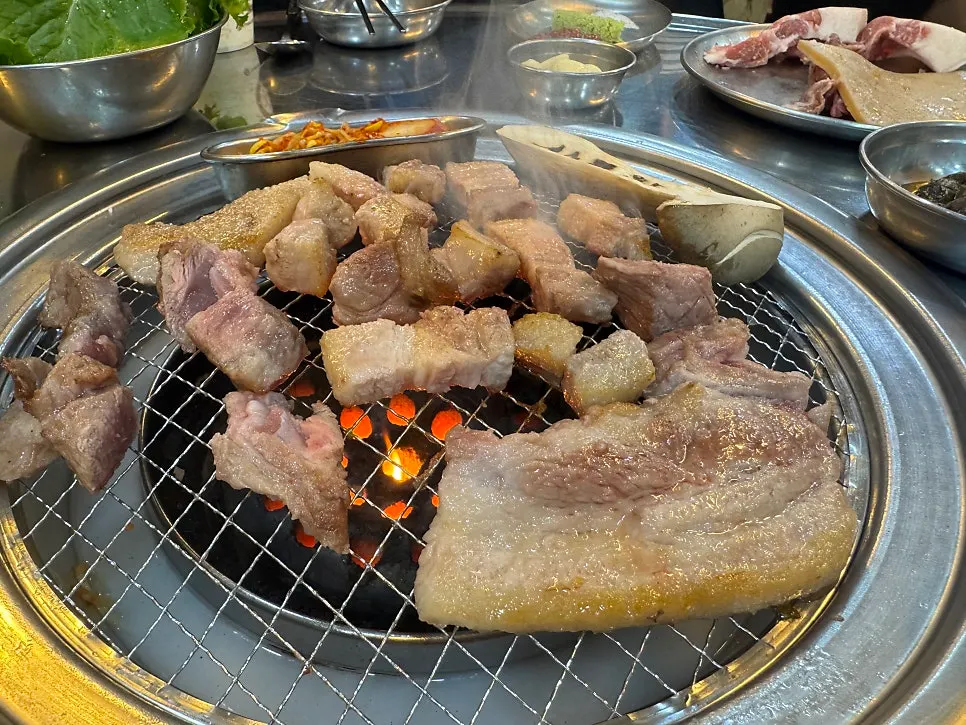 불향 입은 연탄구이 삼겹살