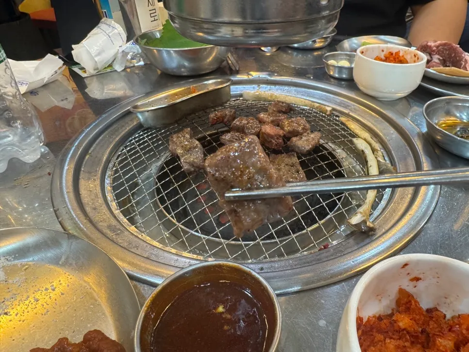 연탄불에 구운 항정살과 갈매기살
