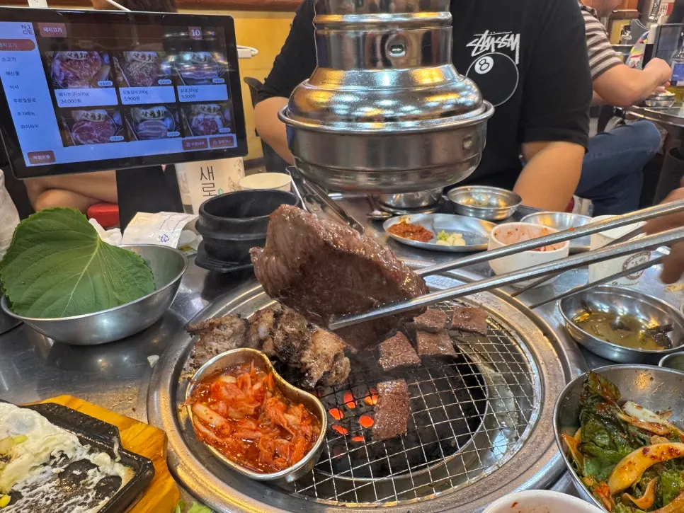 사장님이 토치로 불을 살려 구운 살치살