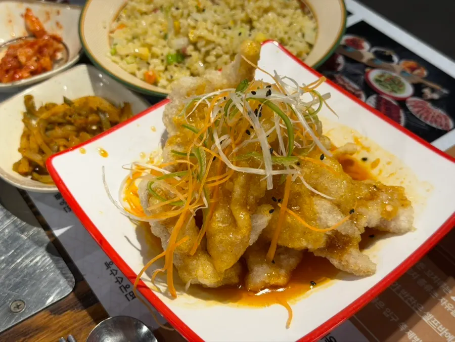 Guobaorou coated in sweet and tangy sauce