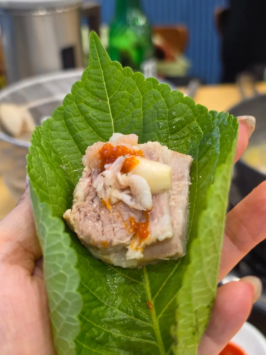 Clam soup and bossam eaten together