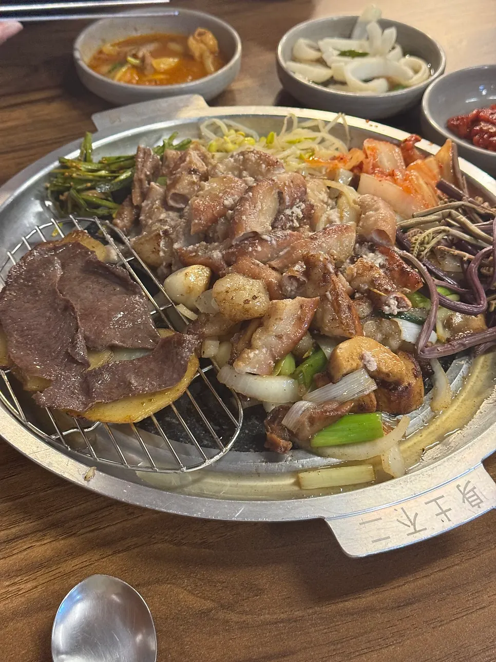 Grill loaded with heart, gopchang and daechang
