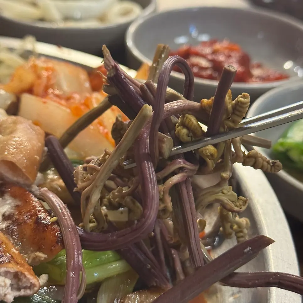 Daechang dipped in onion soy sauce