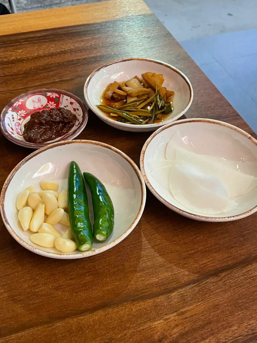 Chili peppers and garlic side dish