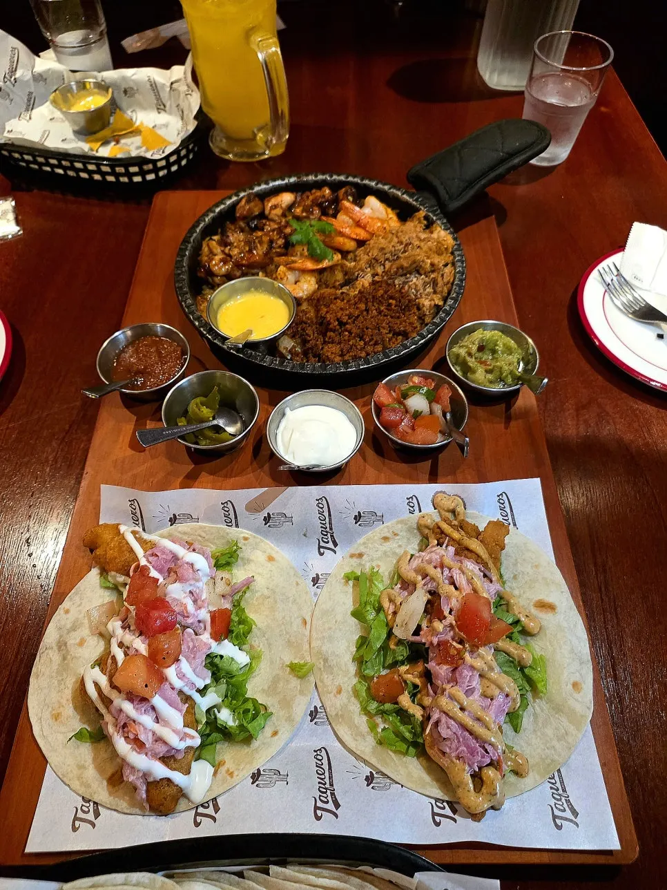 Table setting for the signature couple set fajita option
