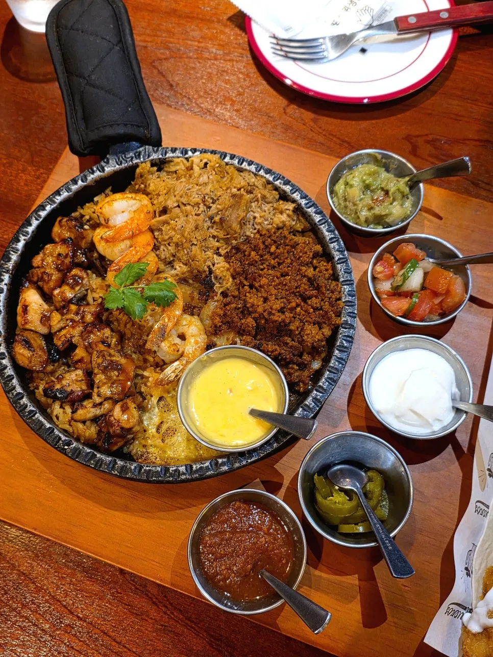Fajita plate with meat and shrimp