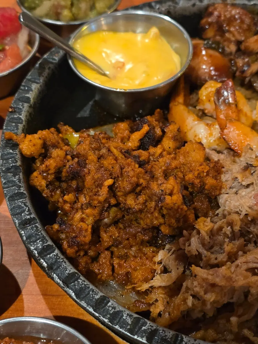 Four kinds of meat: chicken, shrimp, pulled pork, ground meat