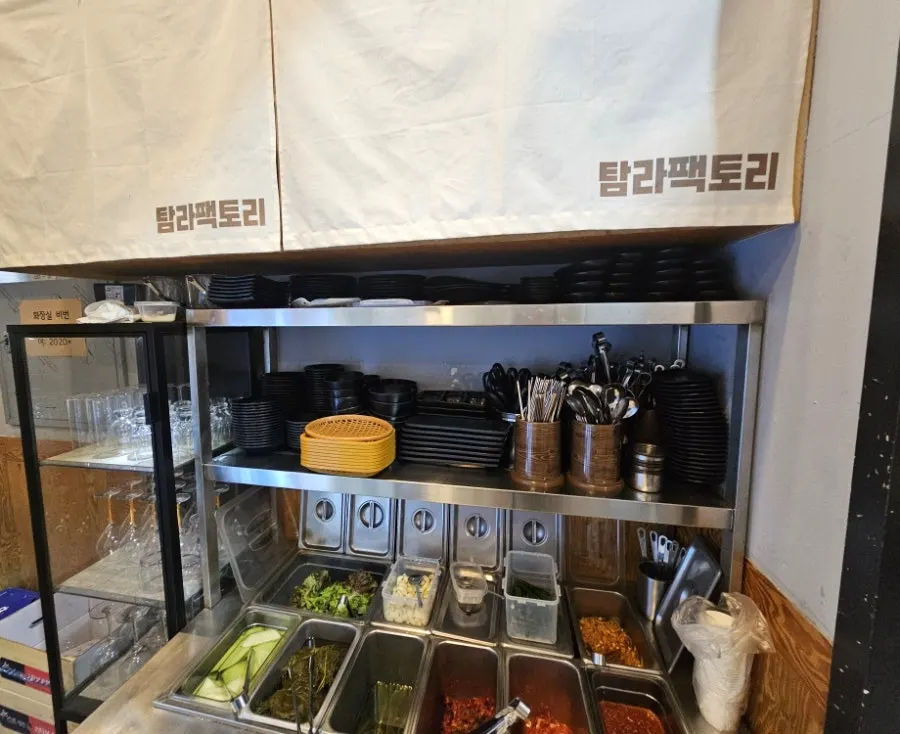 Basic side dishes including acorn jelly and bean sprouts