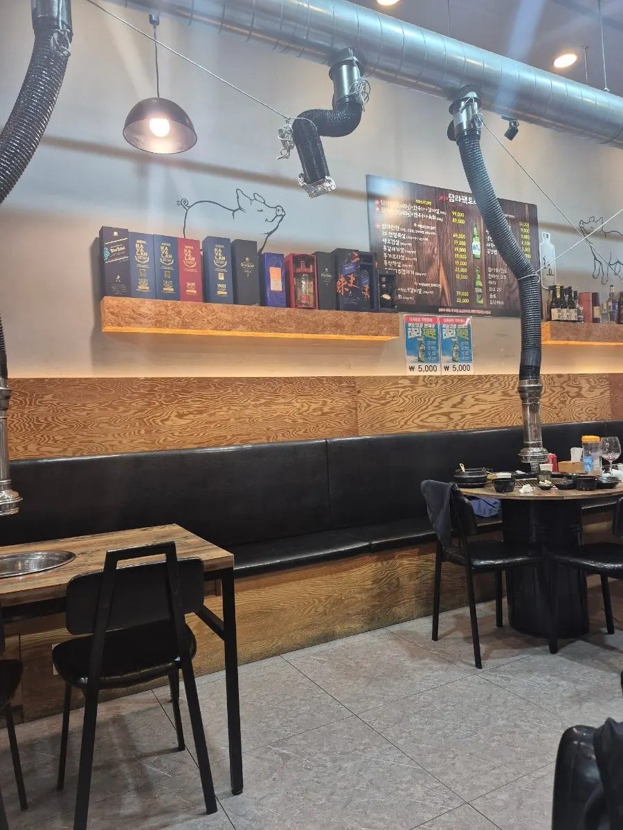 탐라팩토리 마곡직영점 입구