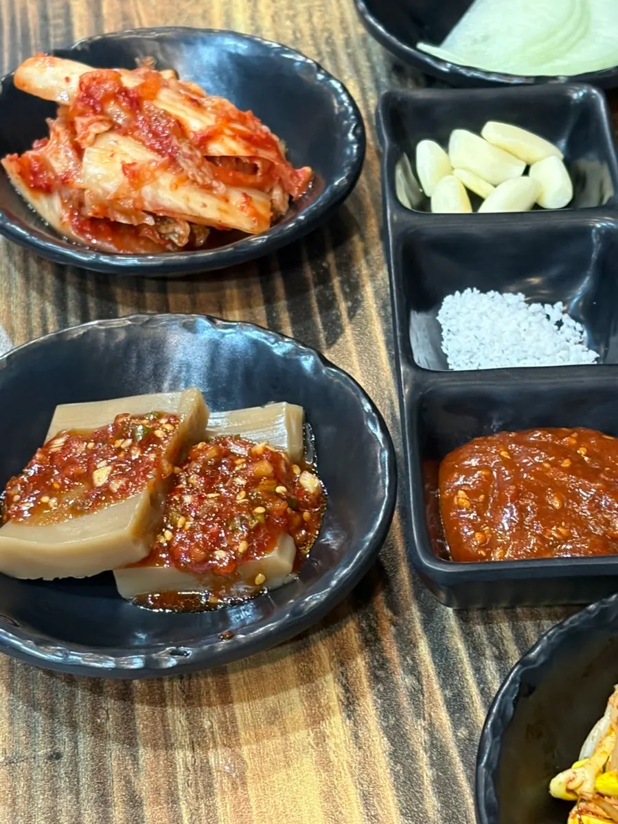 Table setting of basic banchan to pair with the meat
