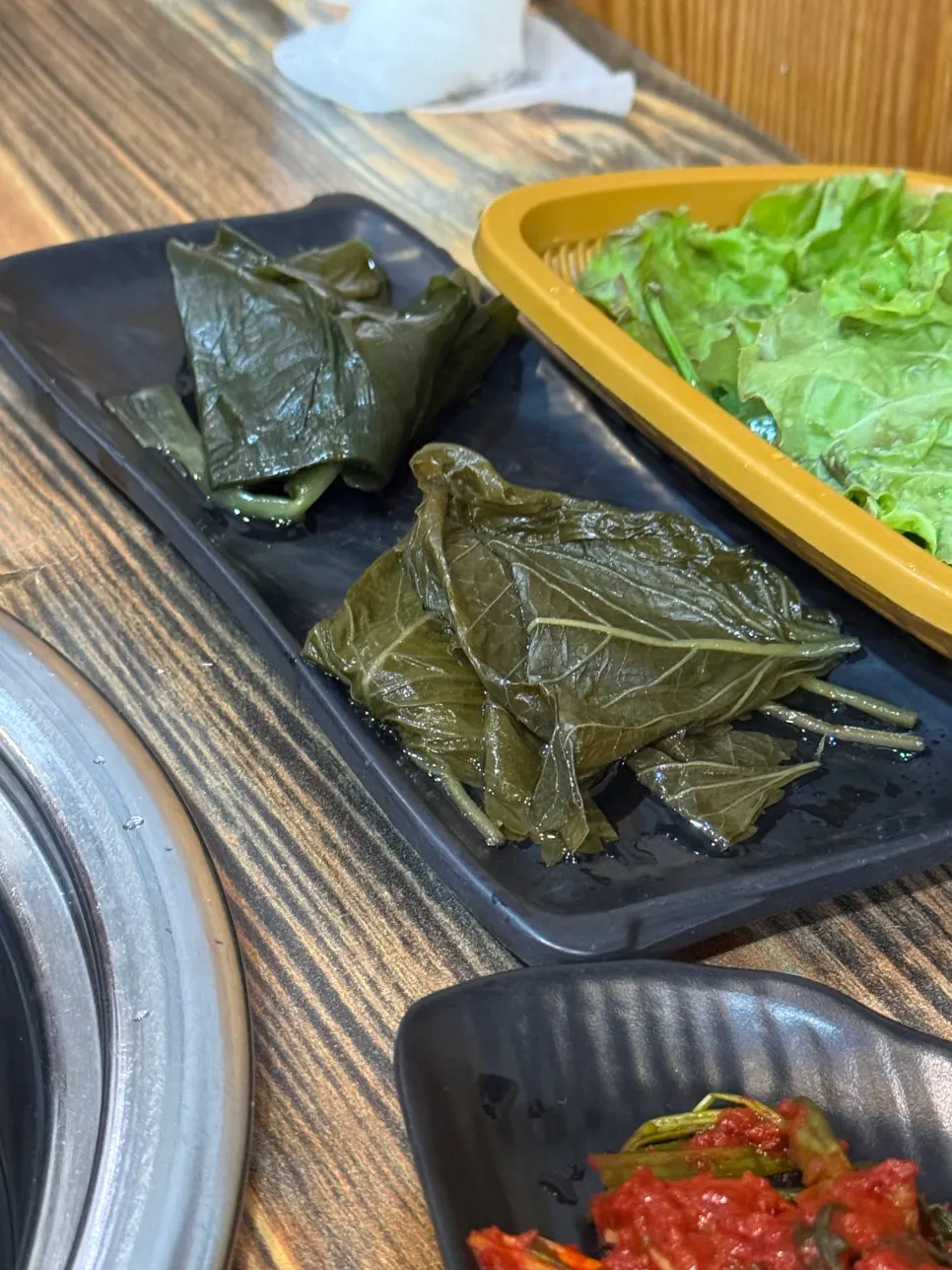 아이용 식기가 놓인 탐라팩토리 상차림