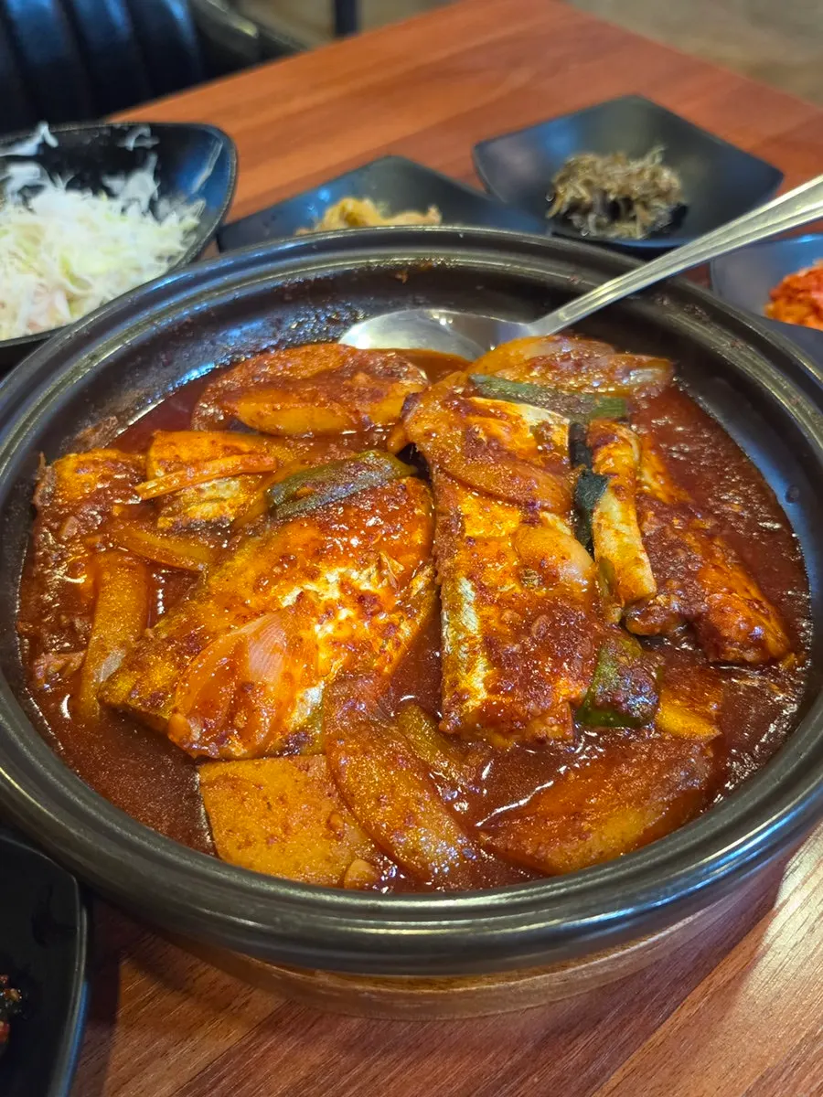 살이 두툼한 탐라한상 갈치조림