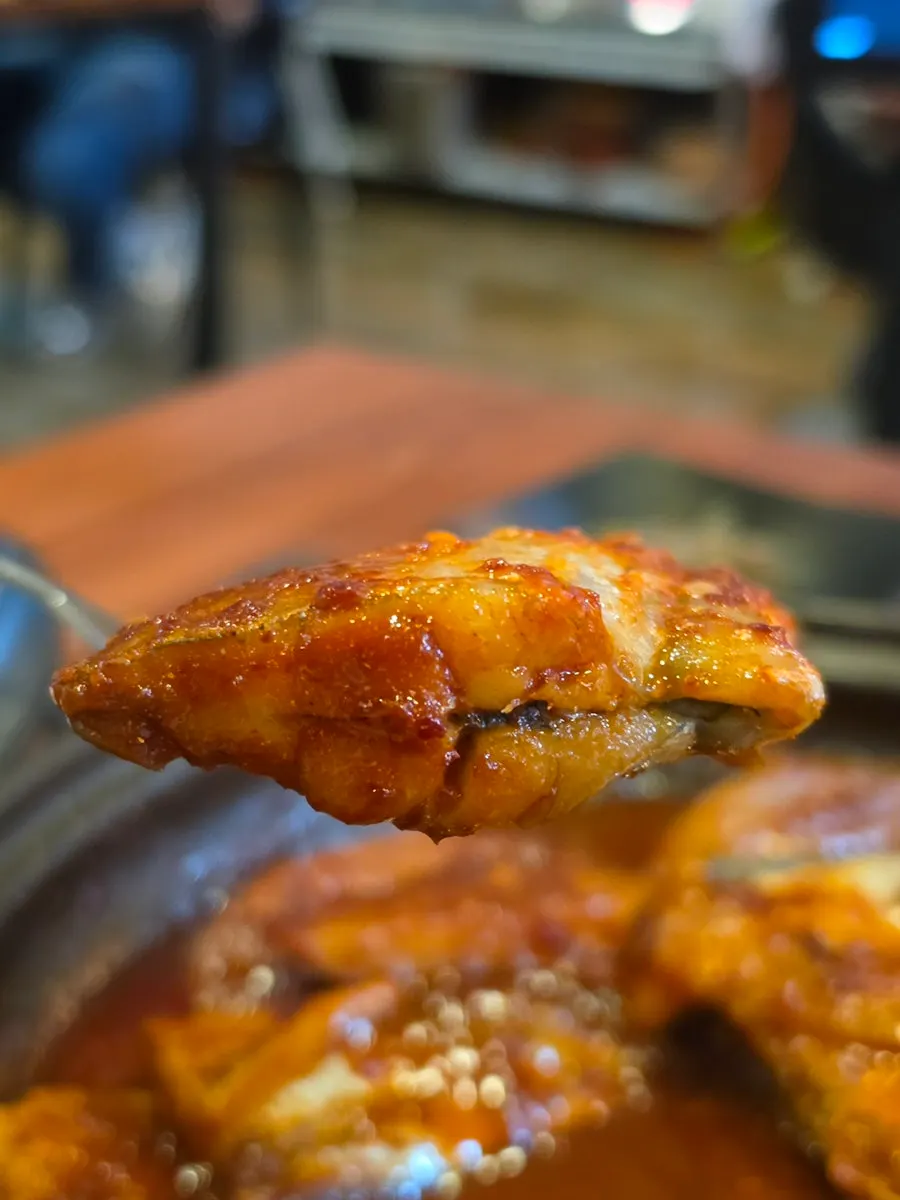칼칼한 양념이 밴 갈치조림 클로즈업