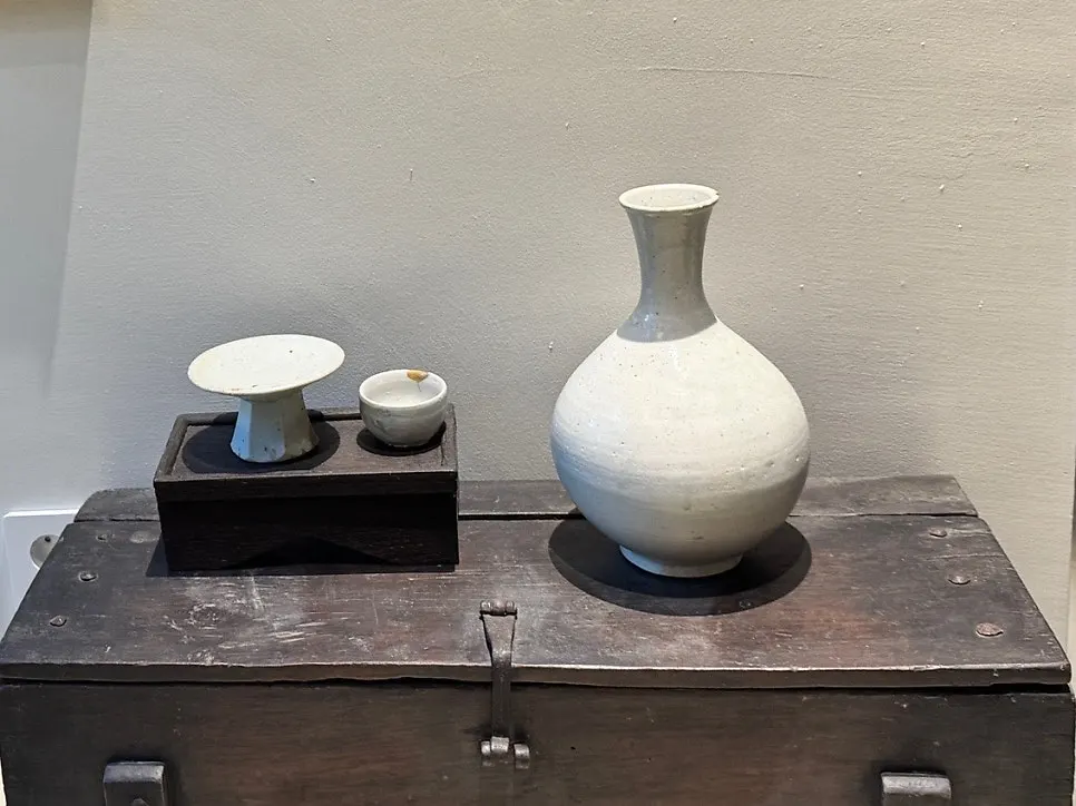 Tanbaek's wooden interior