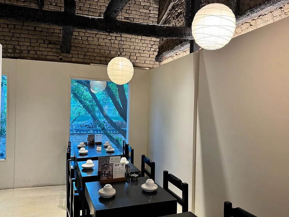 Table setting at Tanbaek