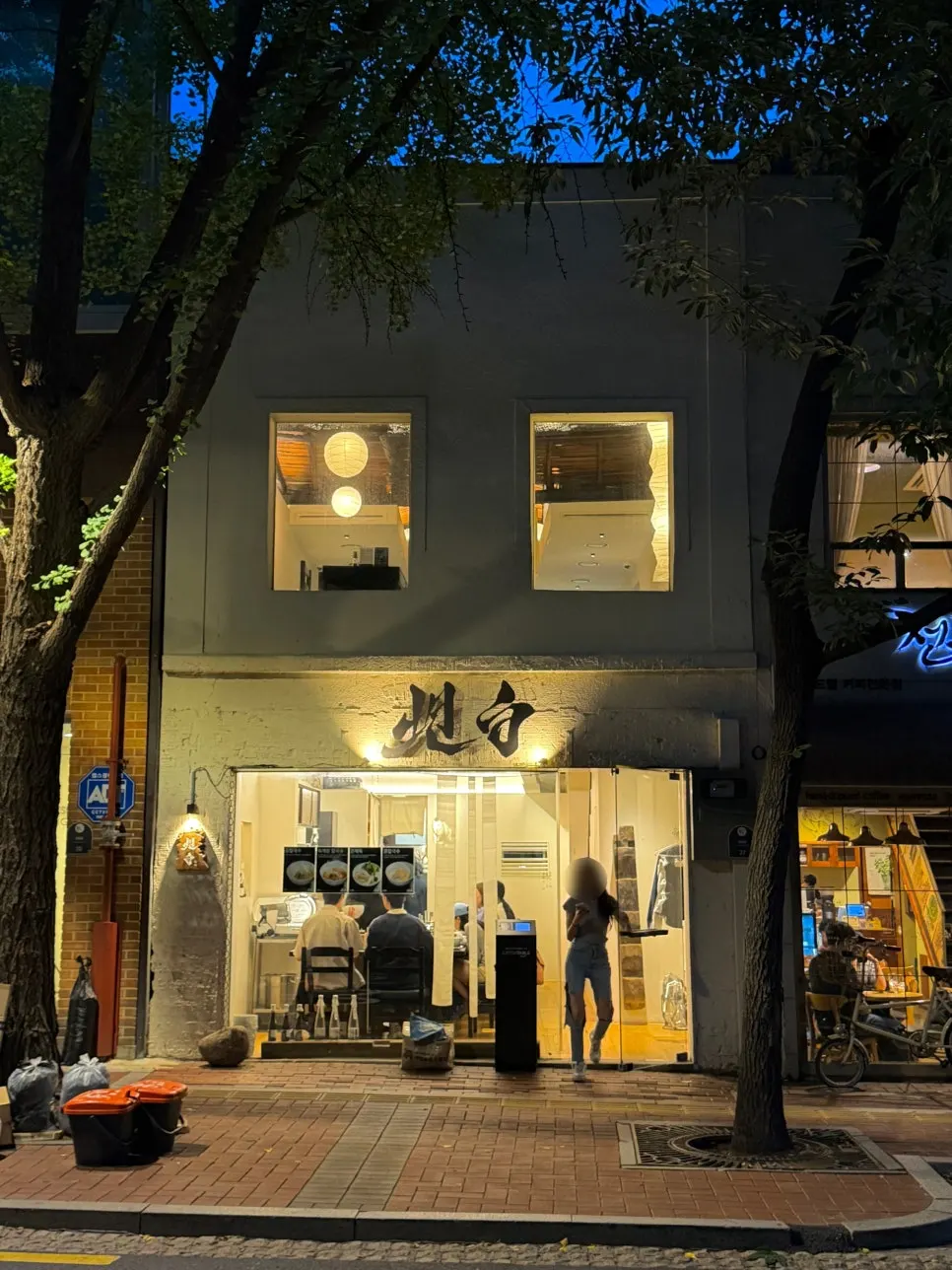Two-story exterior of Tanbaek on Jeongdong-gil