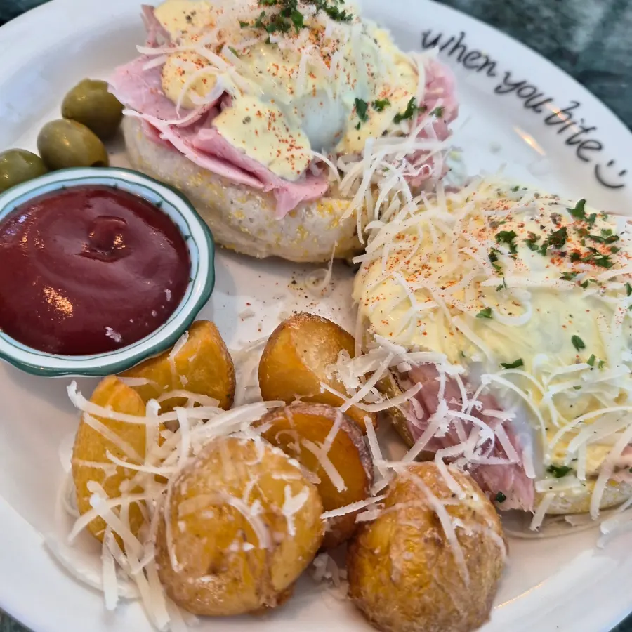 When You Bite's egg Benedict plate