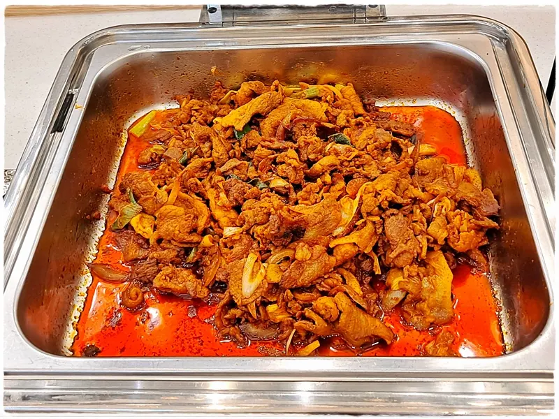Jeyuk bokkeum at the self-serve bar