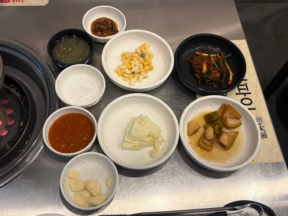 고기 전에 세팅된 기본 상차림