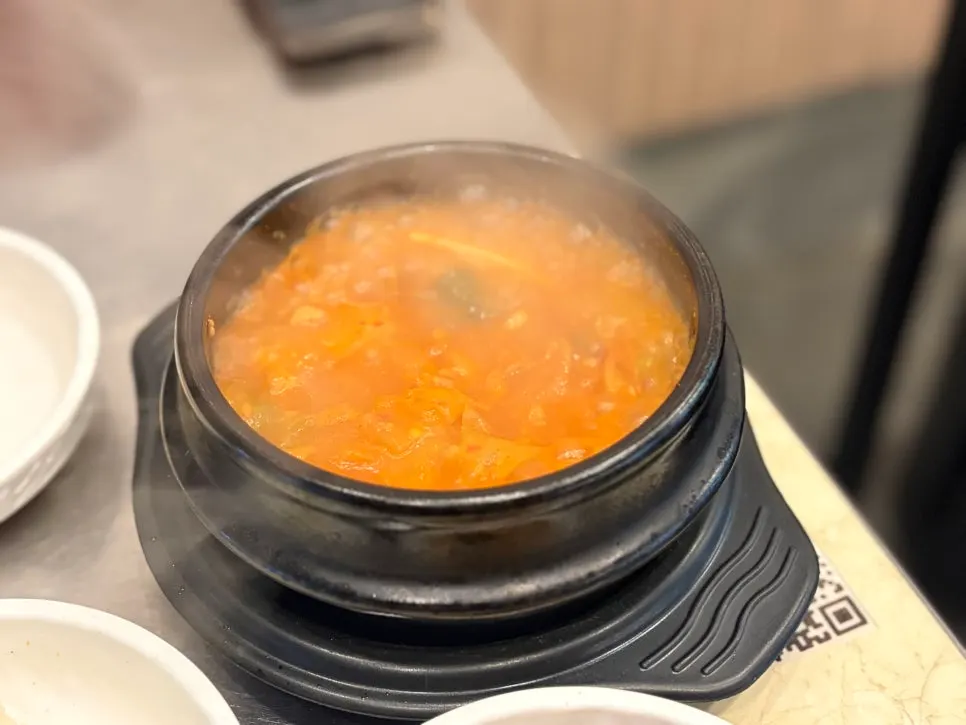 주문한 선별목살과 기본찬 상차림