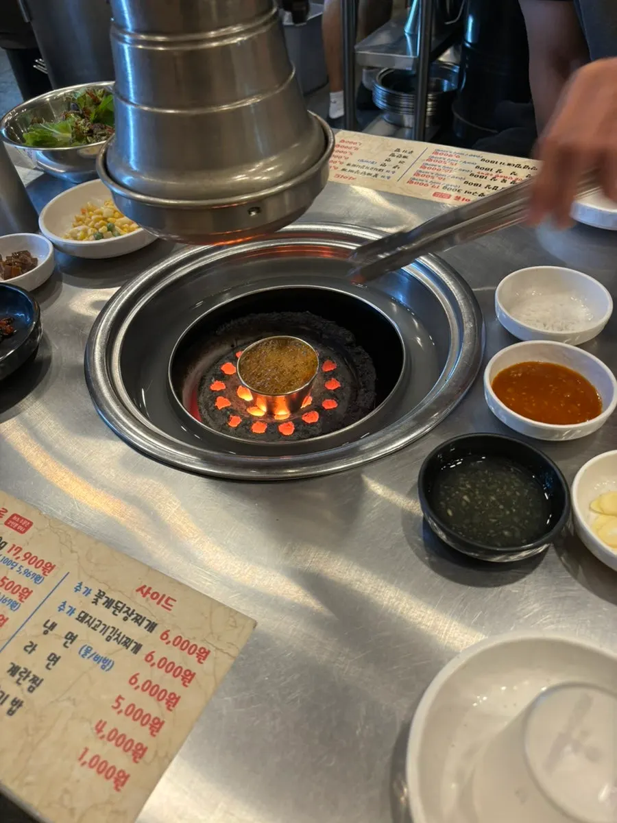 Table setting at Tannae Paju Main Branch