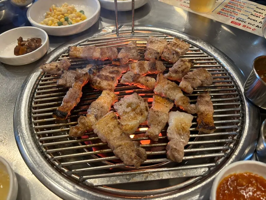 Pork neck dipped in garlic sauce