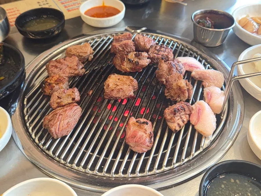 Thickly sliced selected pork neck grilling