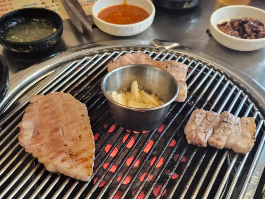 The free kimchi jjigae served as a side stew