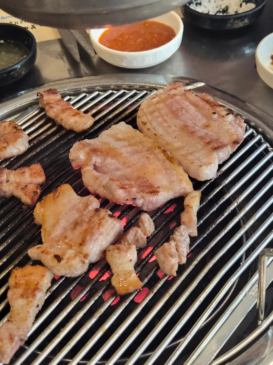 The extra order of selected pork belly grilling
