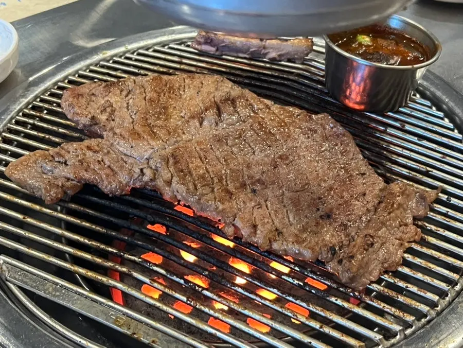 불판에 올린 항정살