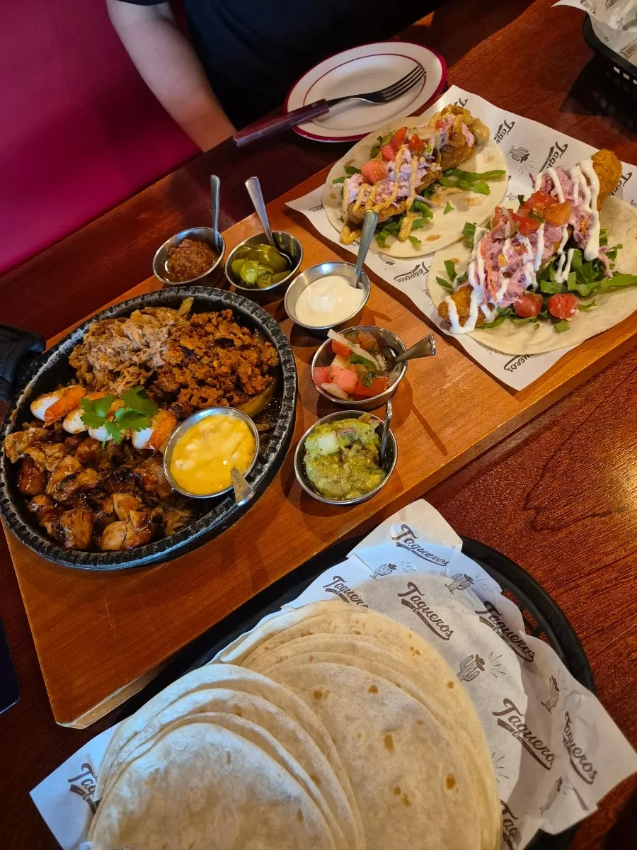 A generous full spread of the fajita couple set