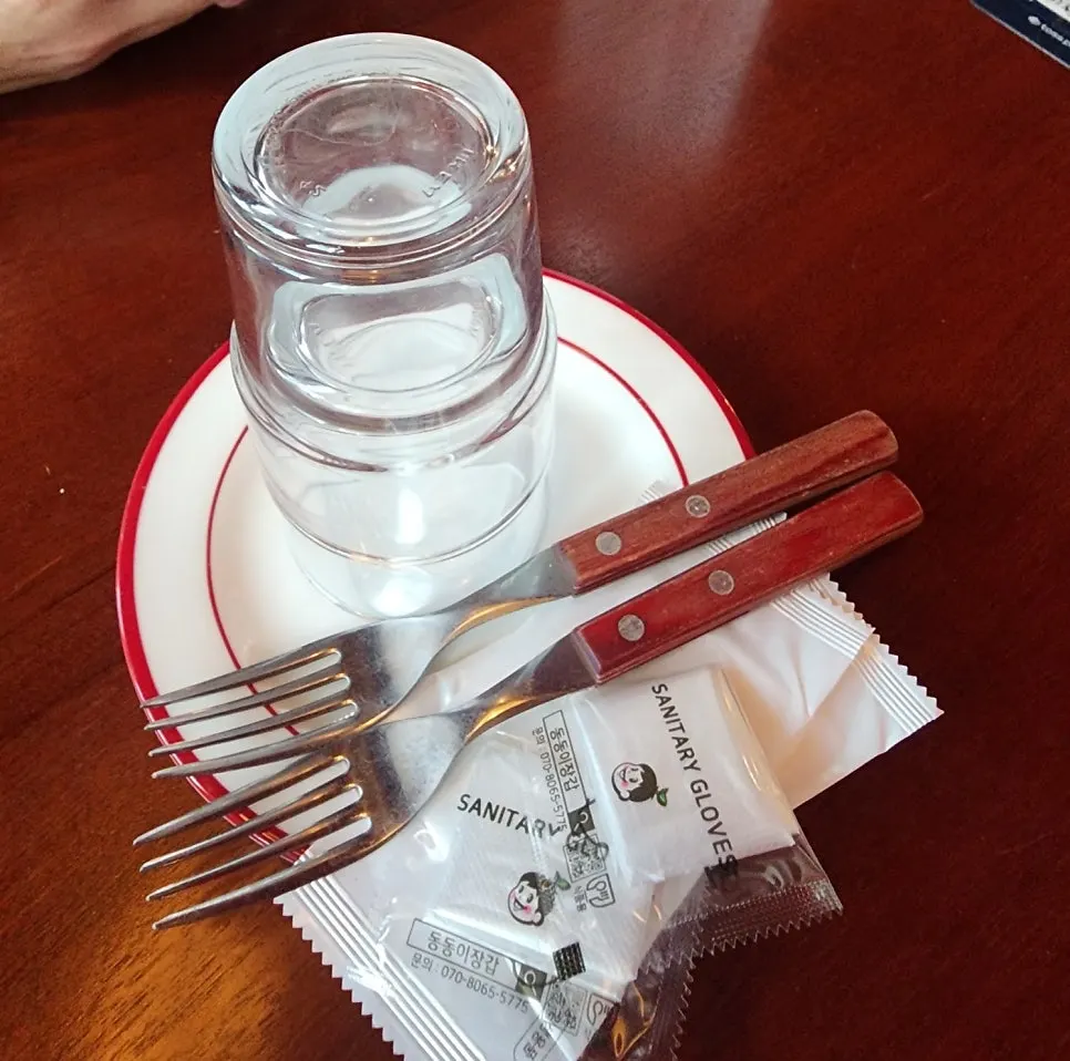 Spacious, clean table seating
