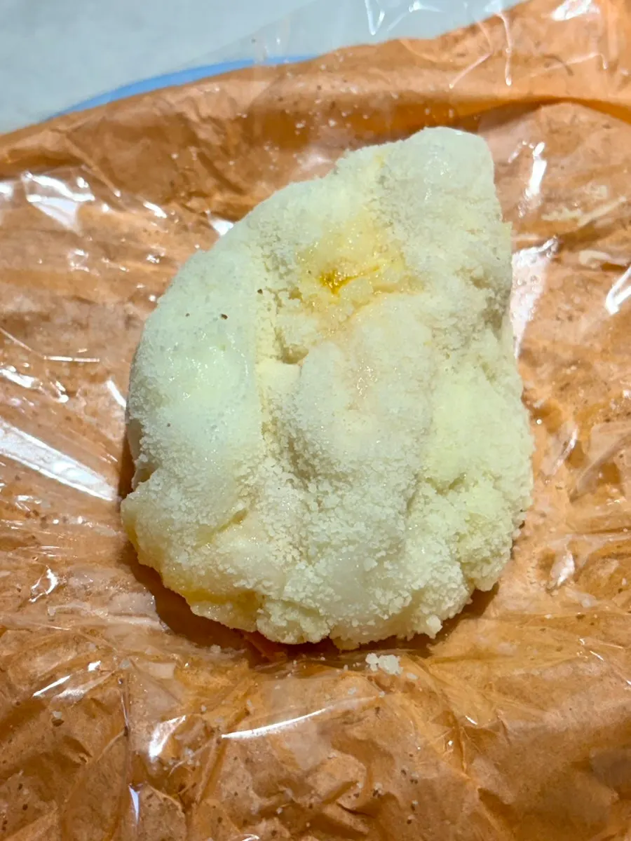 망고가 반 개 들어간 망고요거트모찌 단면