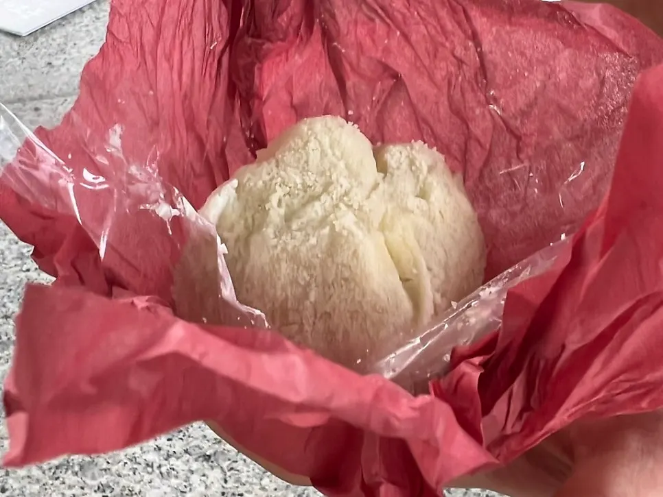알록달록 포장지에 담긴 과일모찌들