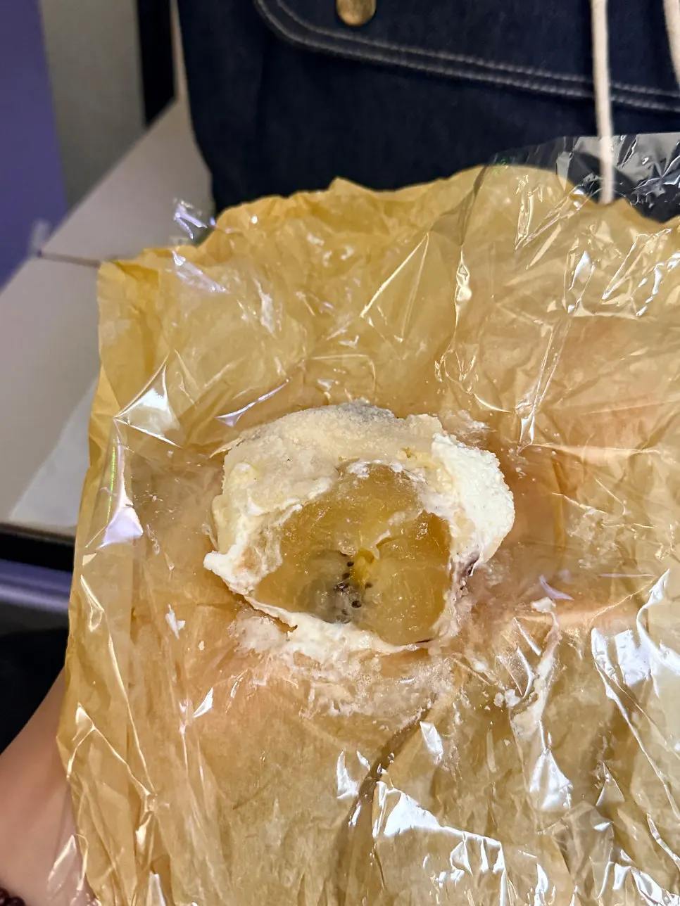 Mochi filled with gold kiwi