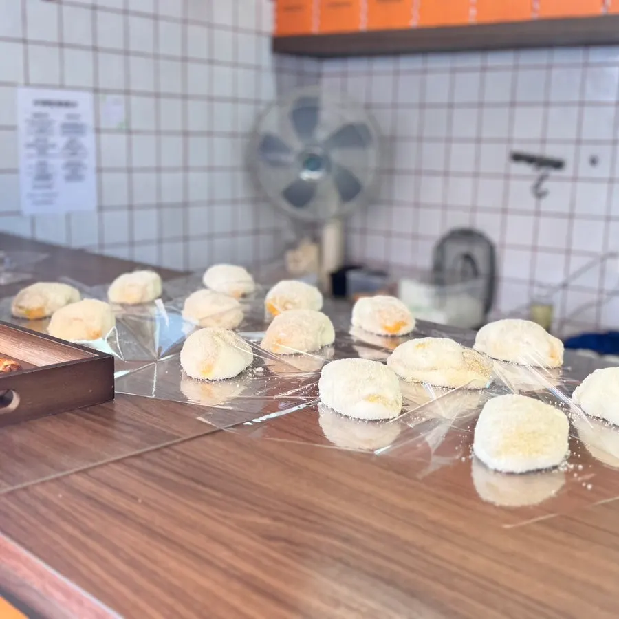 Mochi de fruta de Tareudang en caja para llevar
