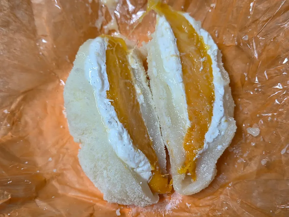 반으로 자른 과일모찌 4종 단면