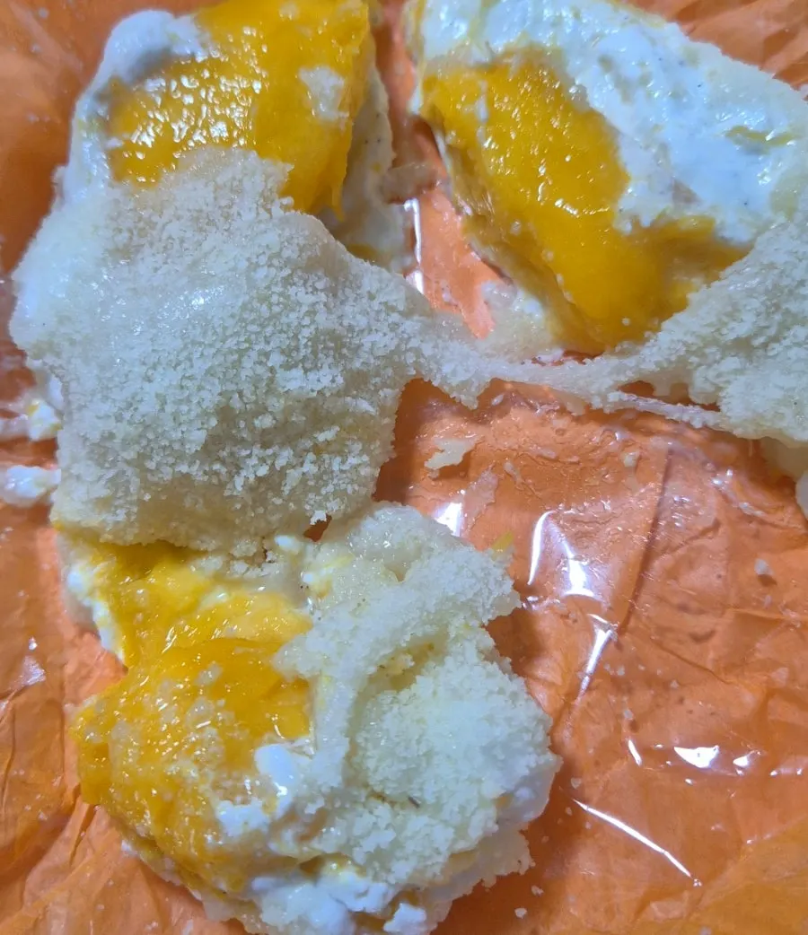 밤에 불 켜진 경주 첨성대