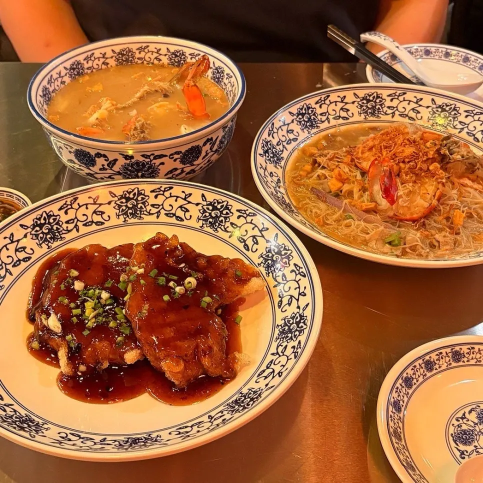 Full spread of dishes ordered at Ttasijia Yeonnam