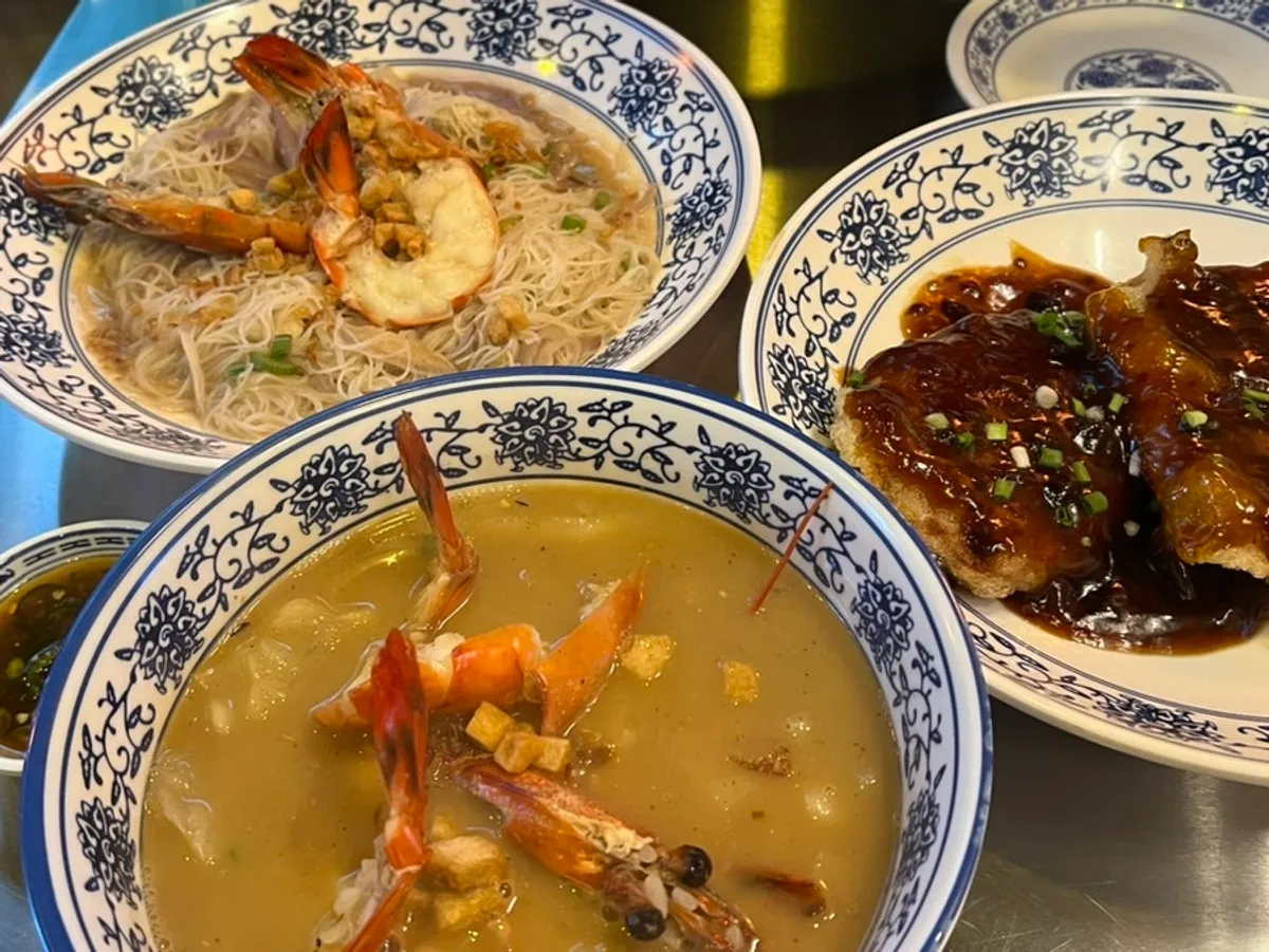 Shrimp gukbap and shrimp broth fried noodles served together