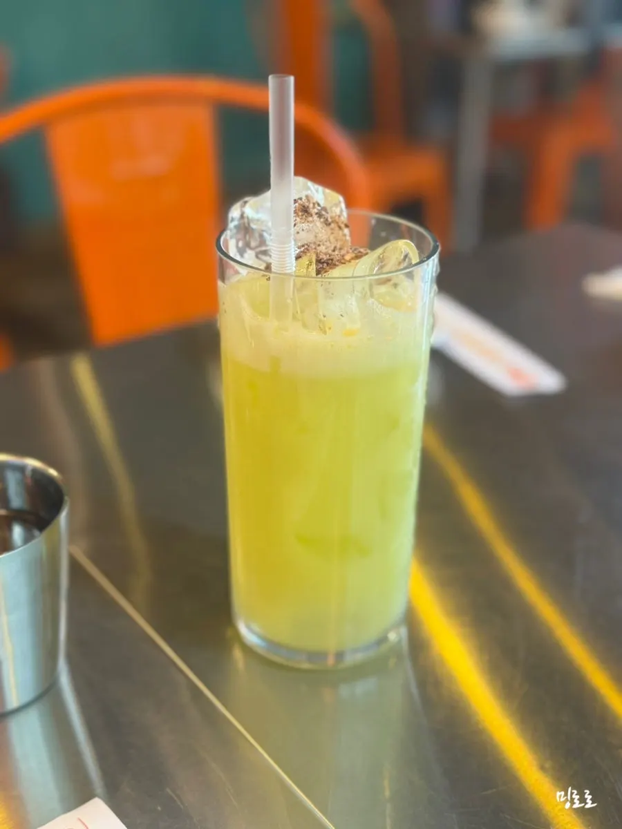100% fresh-pressed apple juice received through the review event