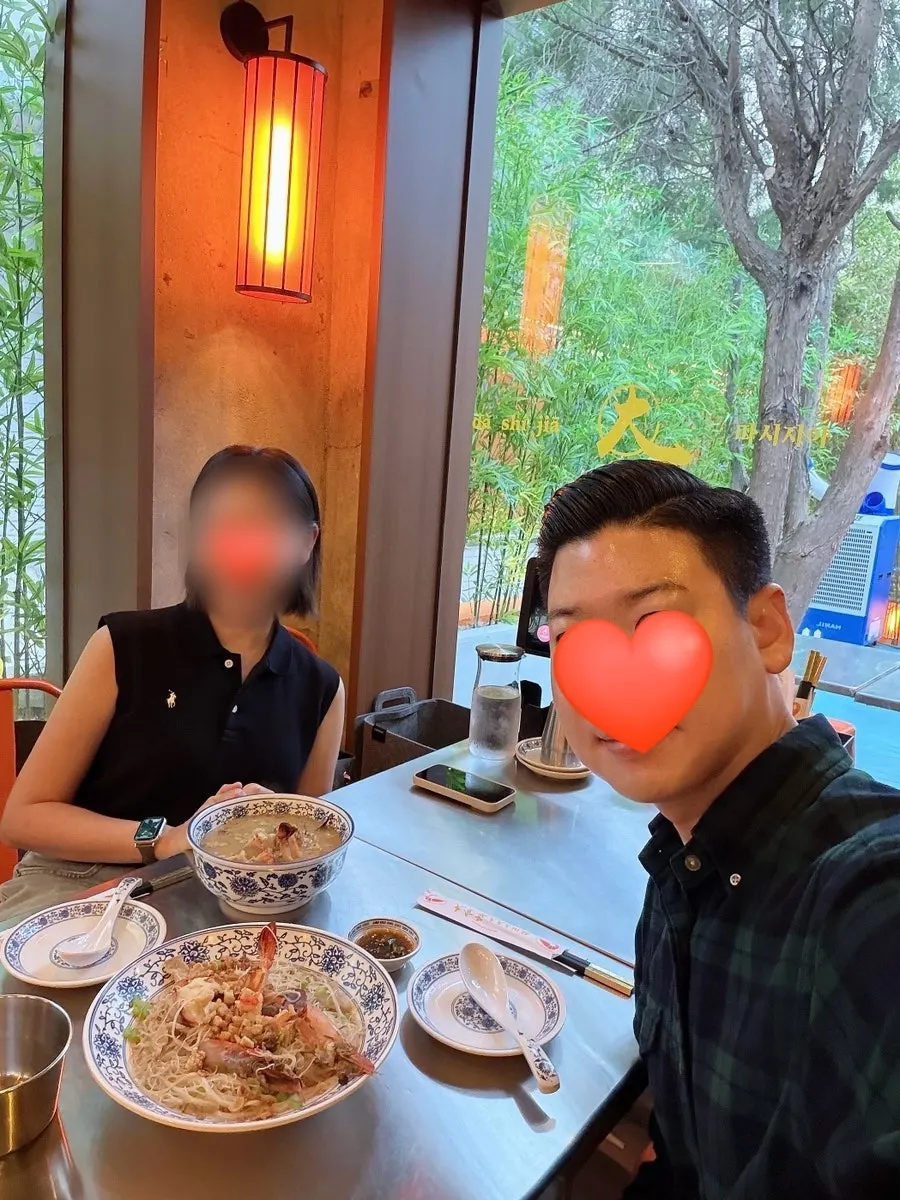 따시지아 연남 야외 테이블 분위기