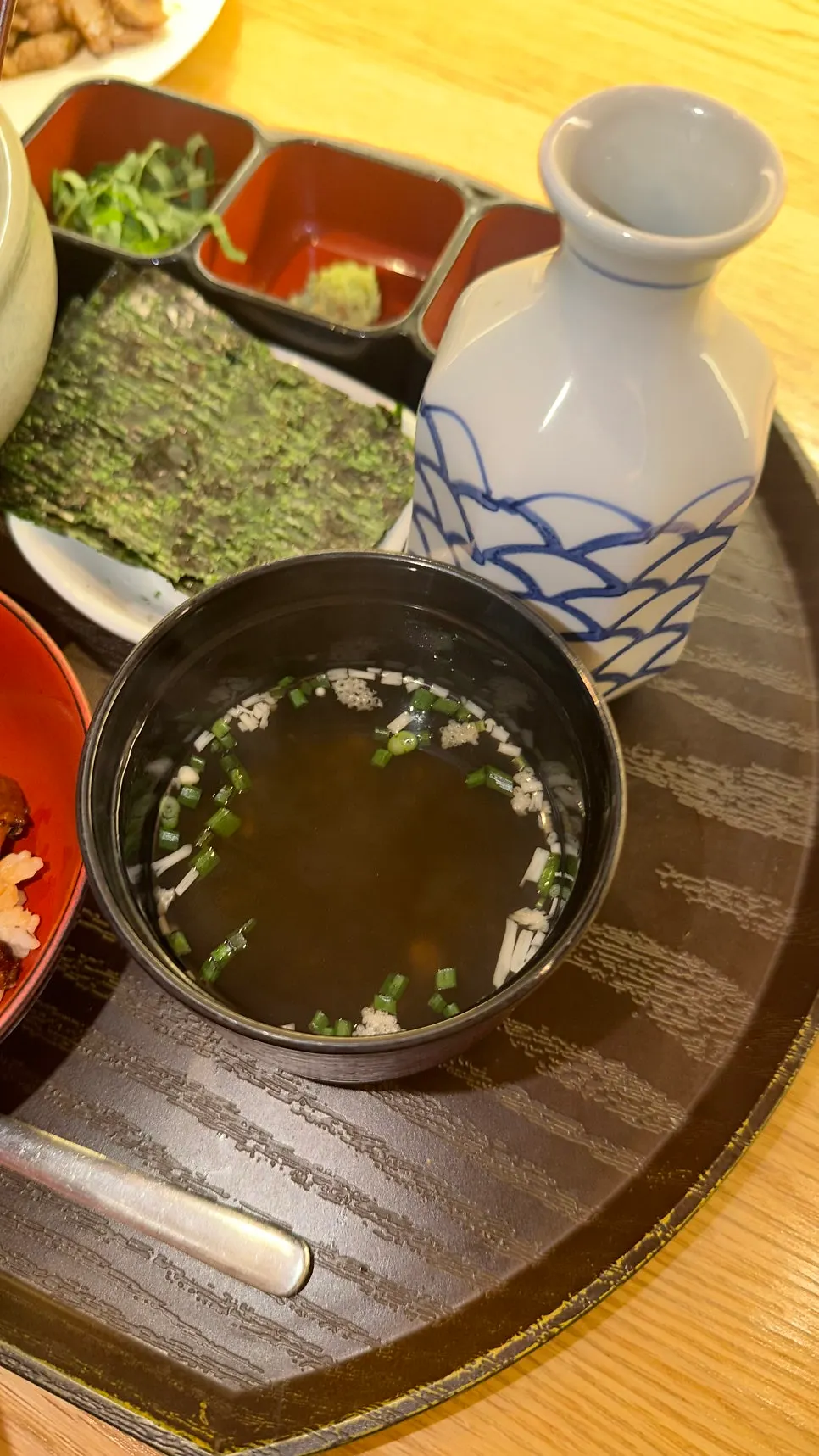 Condiments served with Tawa's hitsumabushi
