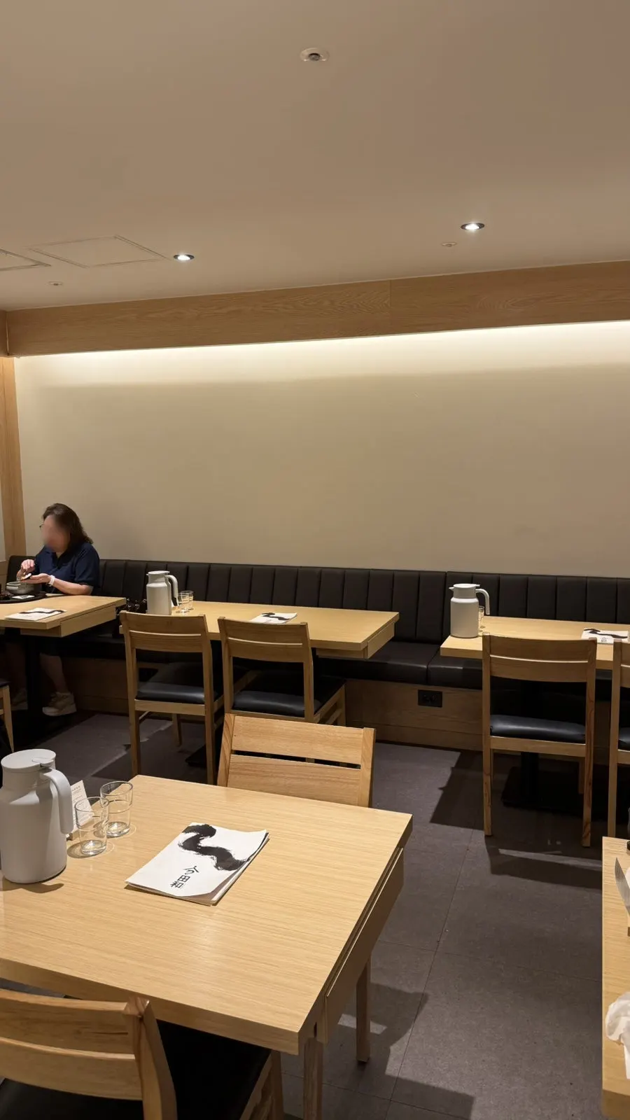 Atmosphere of Tawa's table seating