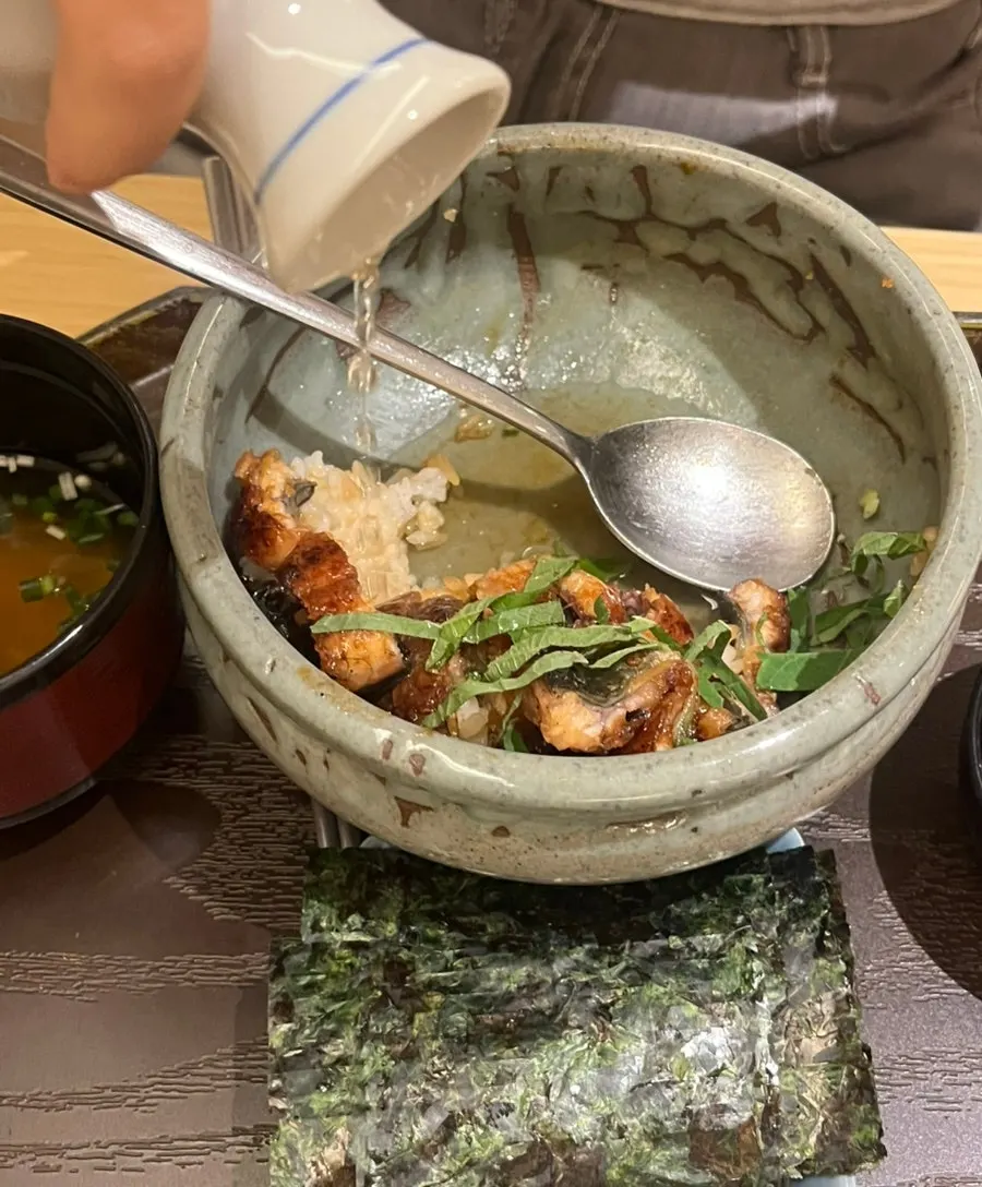 육수를 부어 오차즈케로 마무리한 히츠마부시
